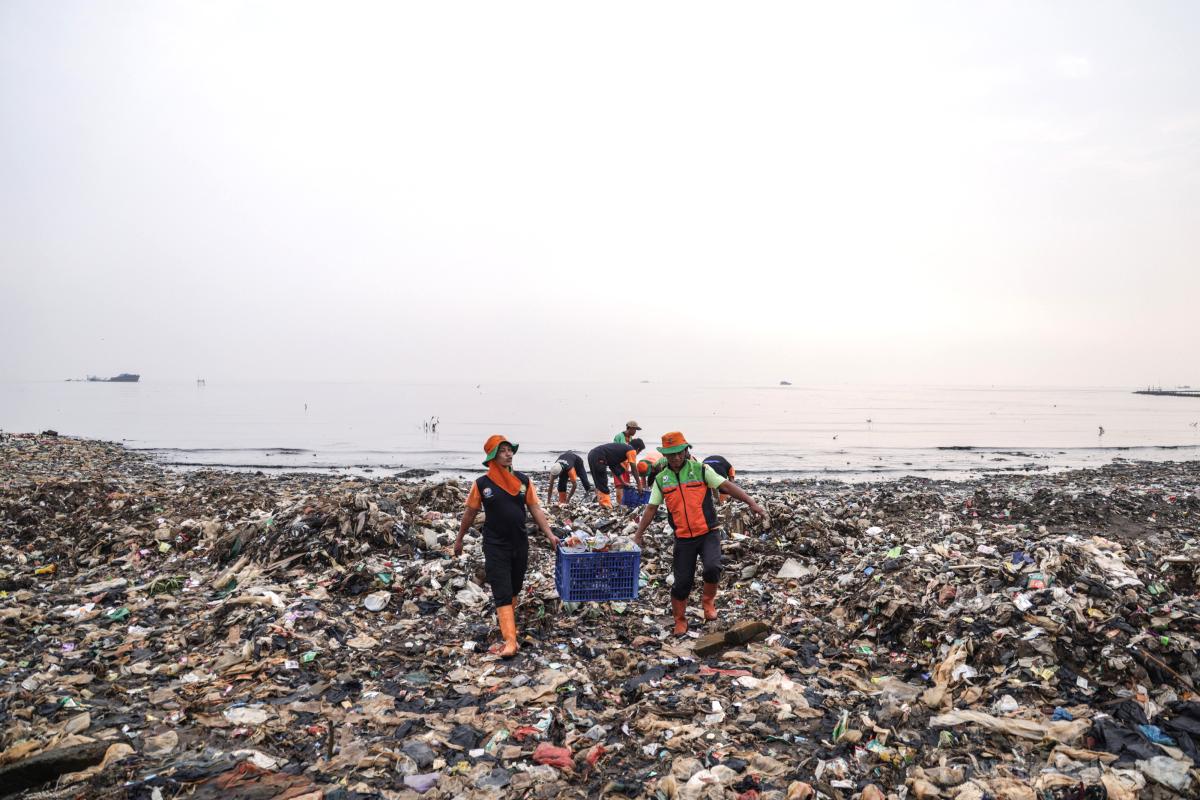 Sampah laut Jakarta bilal