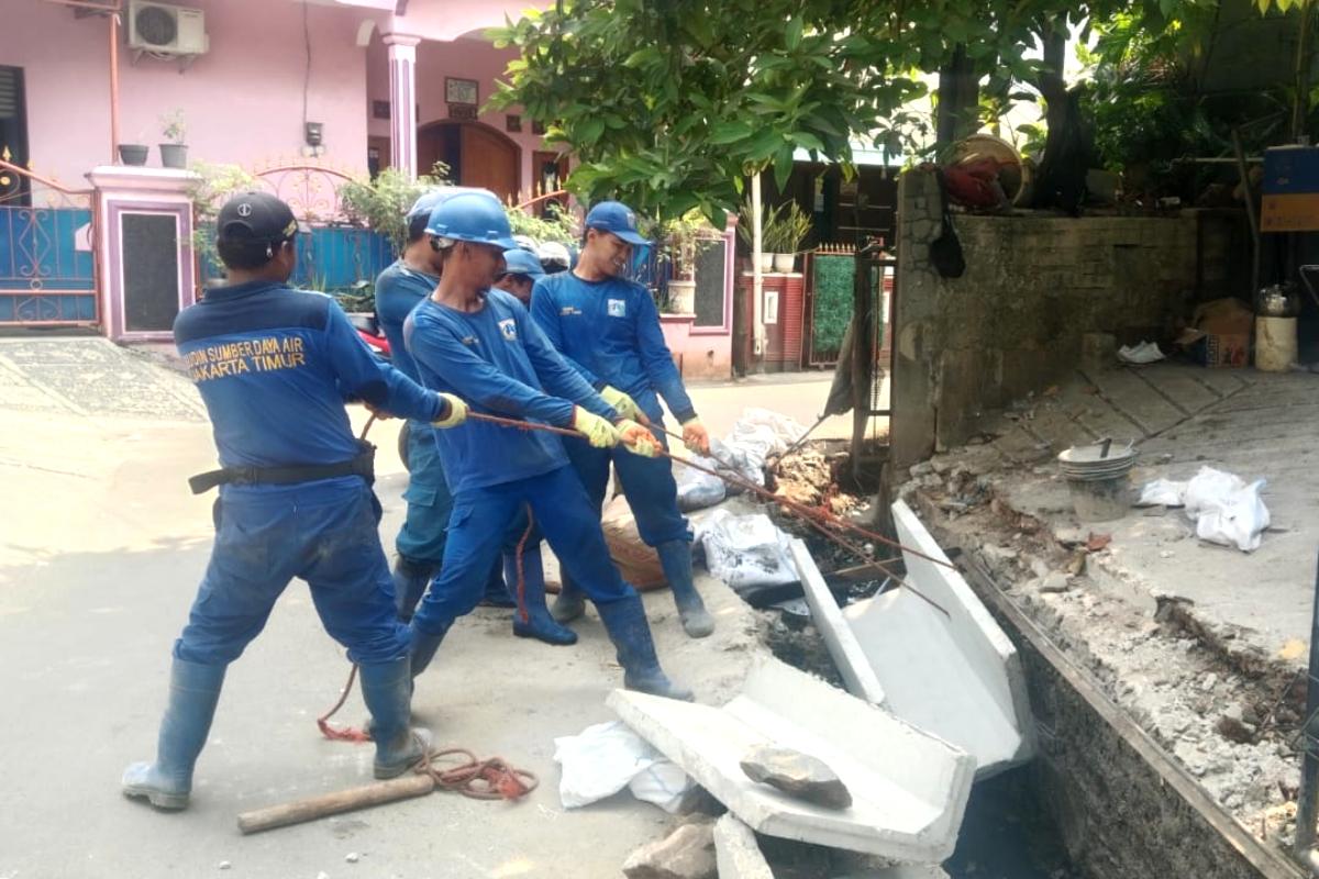 Revitalisasi Saluran Jalan AMD Makasar ist
