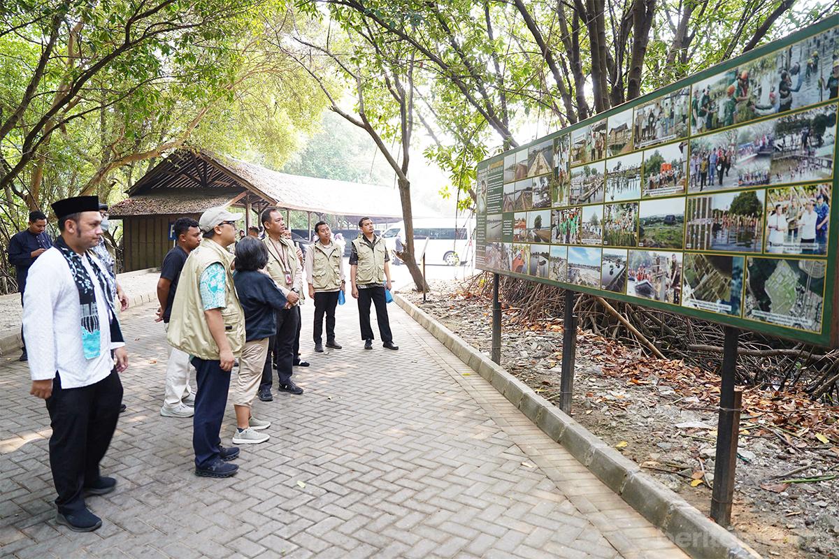 Verlap benyamins award pulau anita