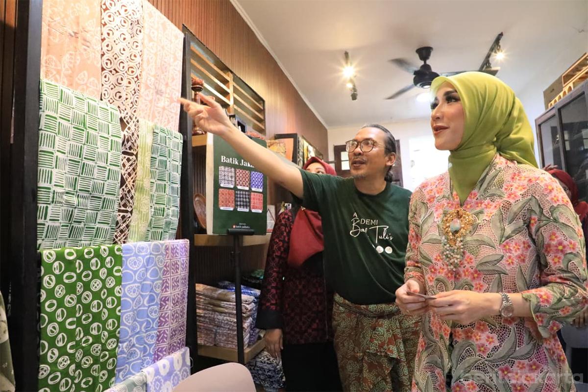 Azizah syafrin tppkk jaksel batik tiyo2