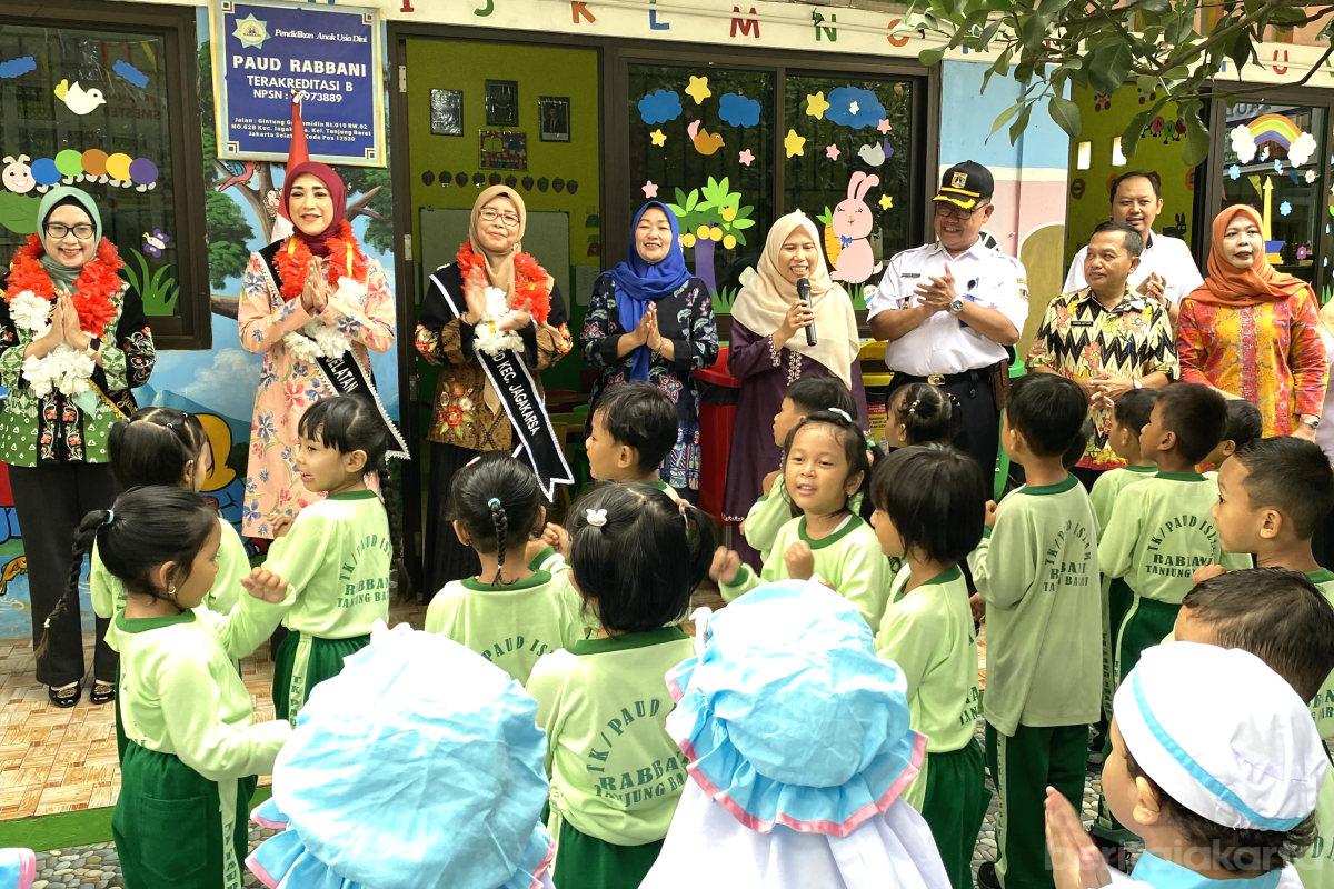 Azizah Tinjau PAUD dan Program Gelari Pelangi di Tanjung Barat