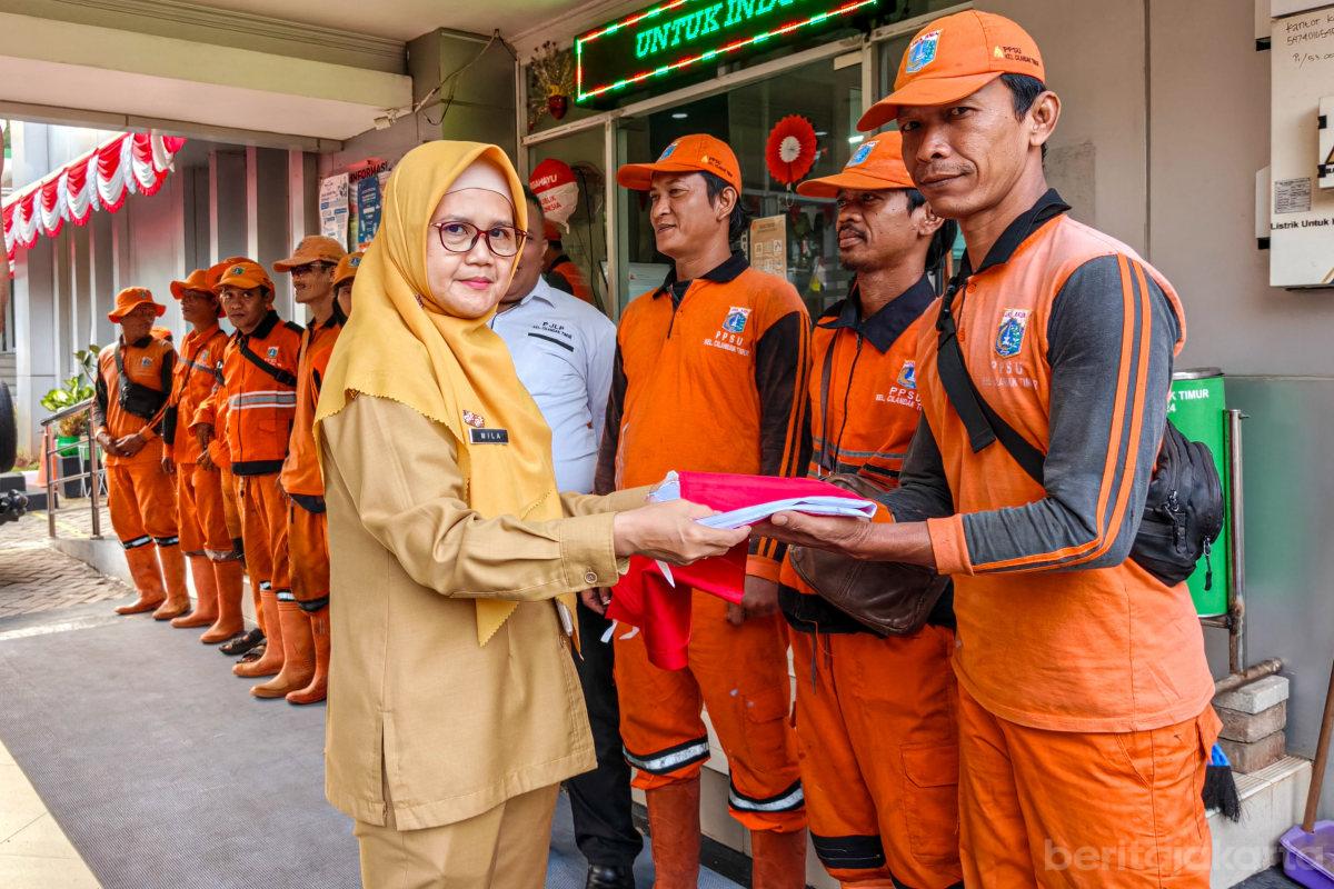 Lurah Cilandak Timur Pastikan Pegawainya Sudah Pasang Bendera Merah Putih