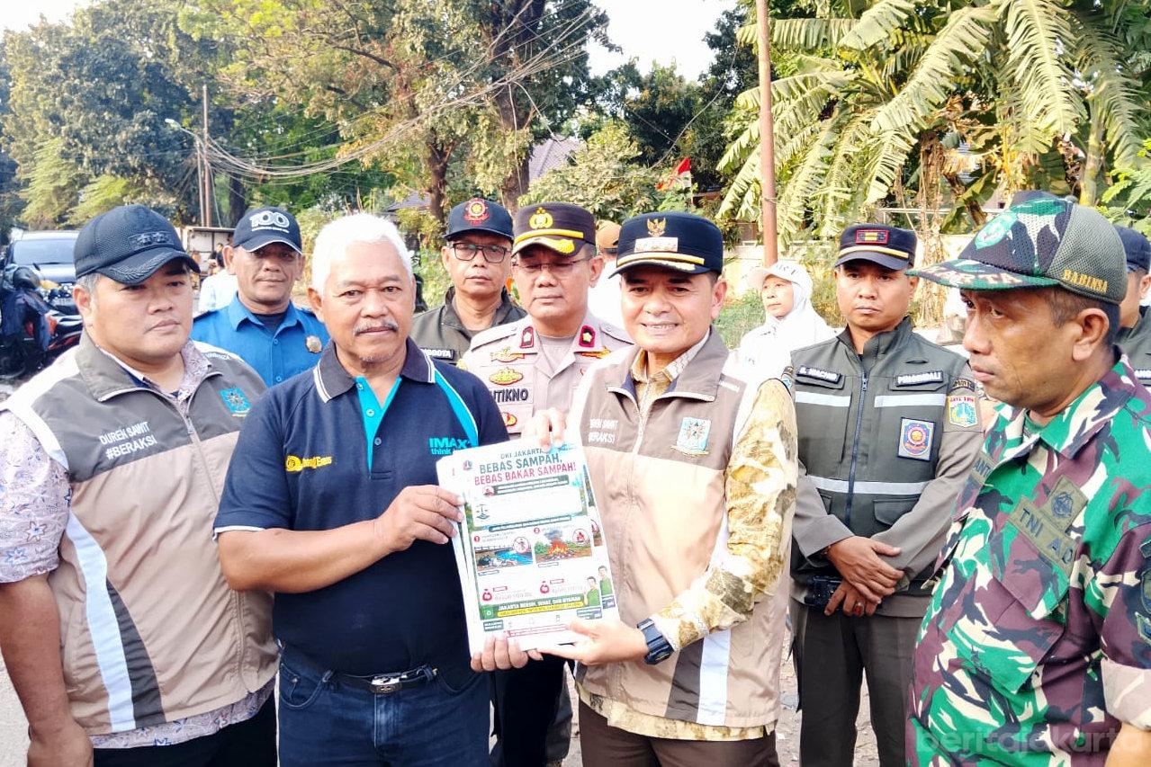 Denda pembakar sampah jaktim