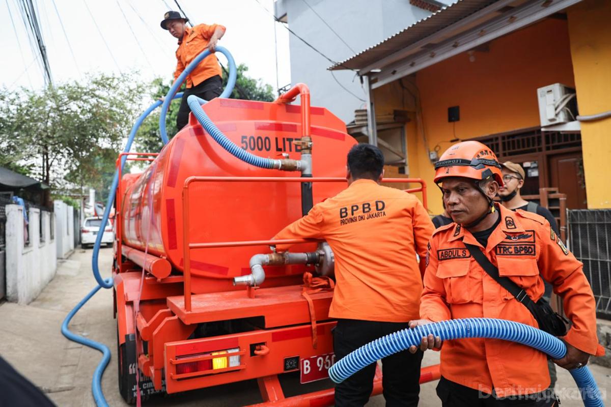 Bpbd penyaluran air bersih jati
