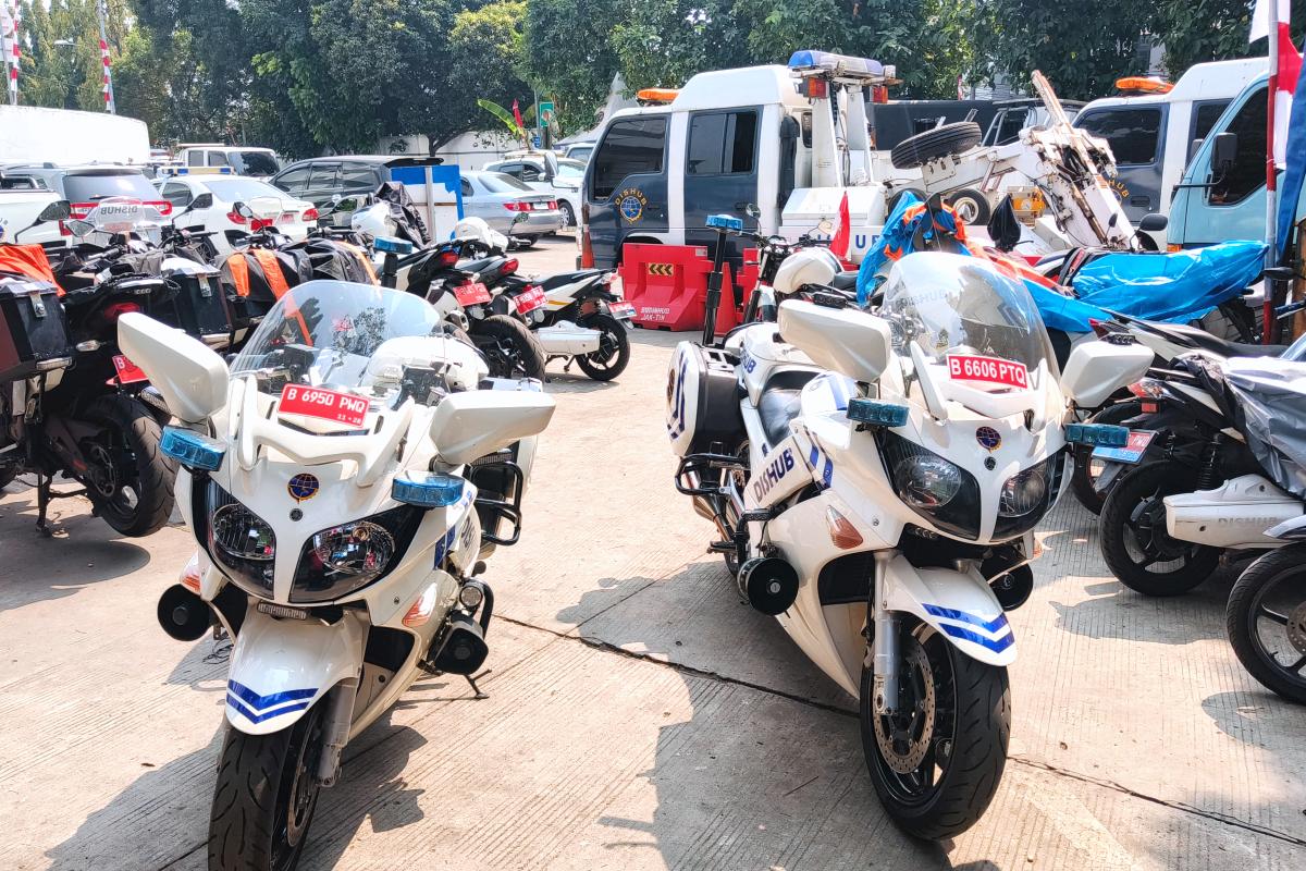 Mobil derek motor pengawal ambulans ist