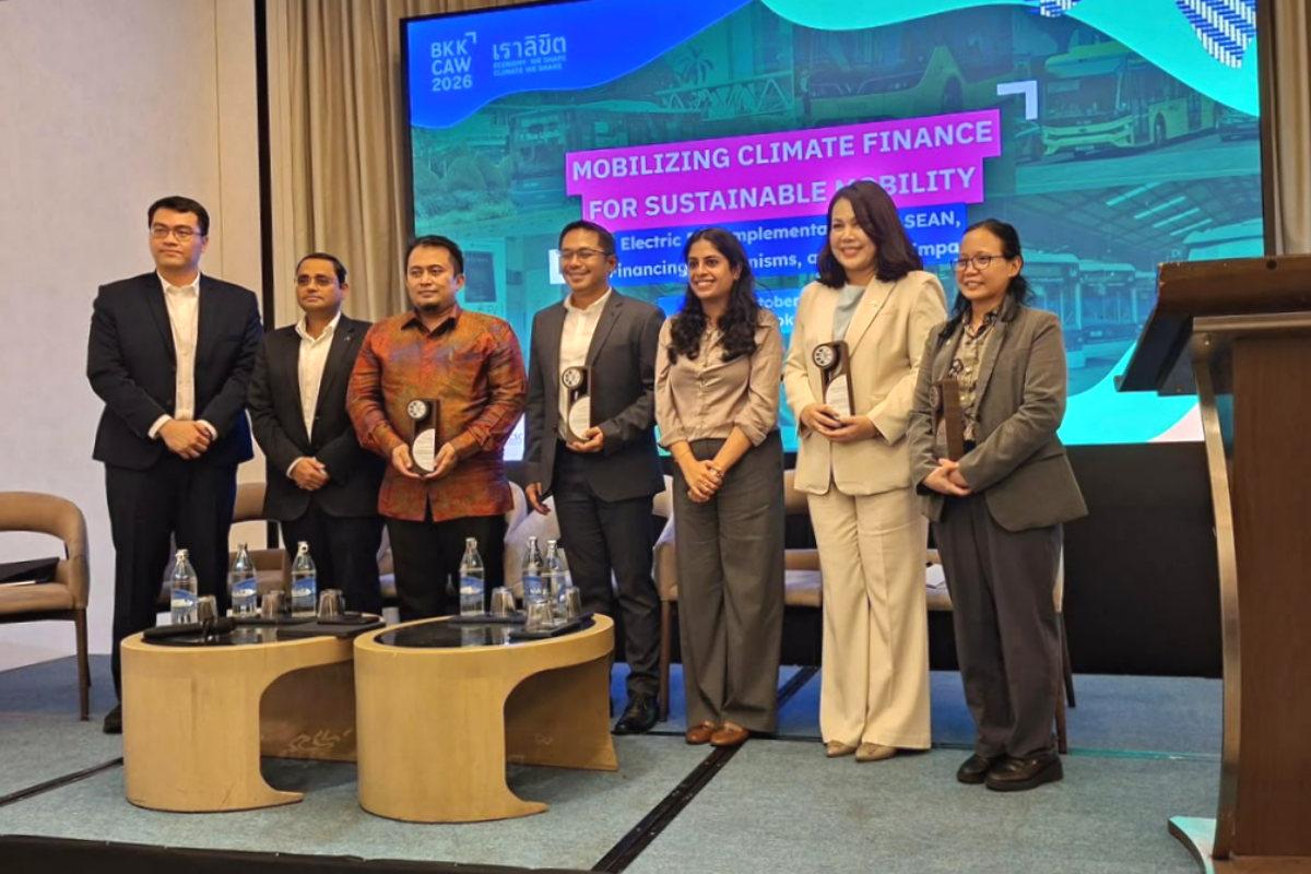 Transjakarta Bagikan Sukses Elektrifikasi dan Efisiensi Operasional Bus Listrik di Bangkok Climat...