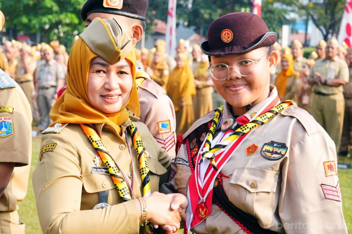 Walikota jakbar iin pramuka budi