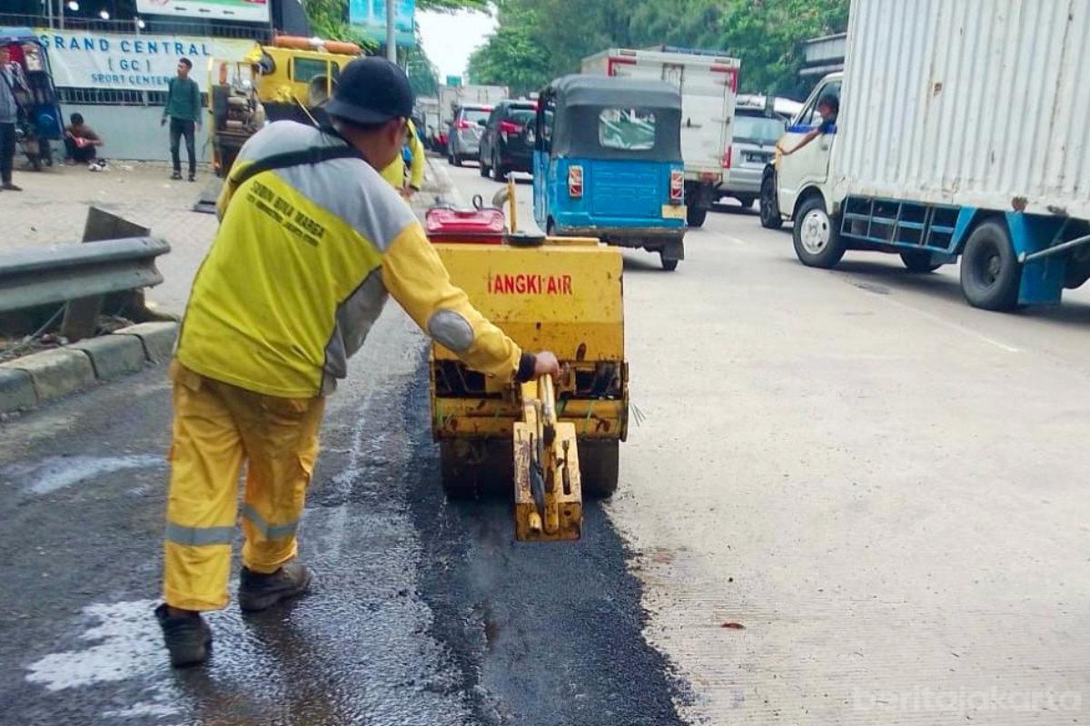 Binamarga jakut perbaiki jalan rusak