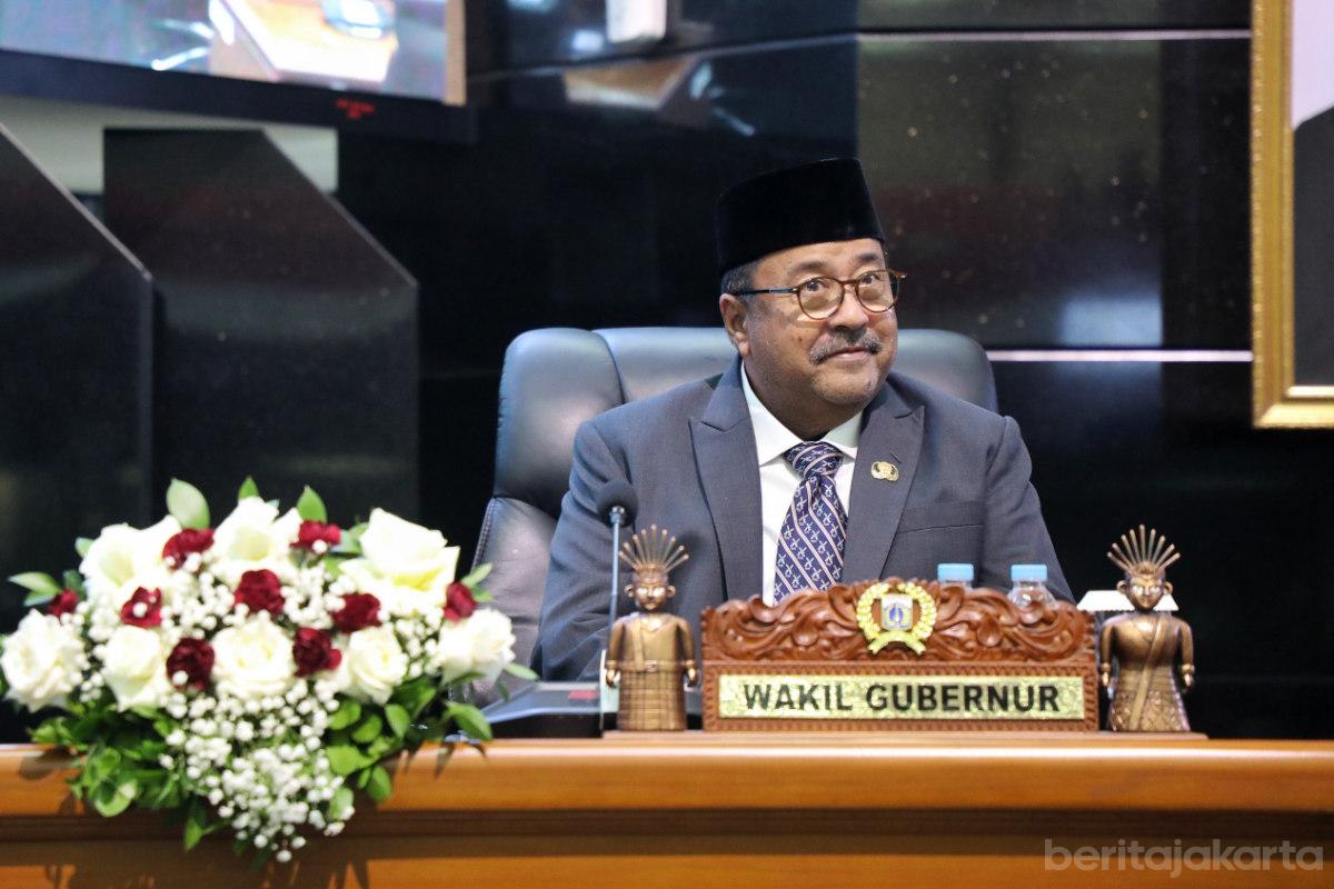 1.Rano Karno Hadiri Rapat Paripurna DPRD DKI Jakarta