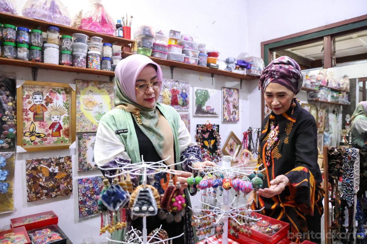 Dekranasda Jakarta Pusat Genjot Kualitas dan Pemasaran Produk Perajin Lokal