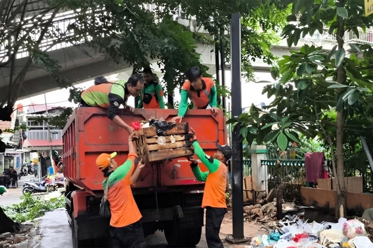 Sudin lh jaksel sampah tiyo