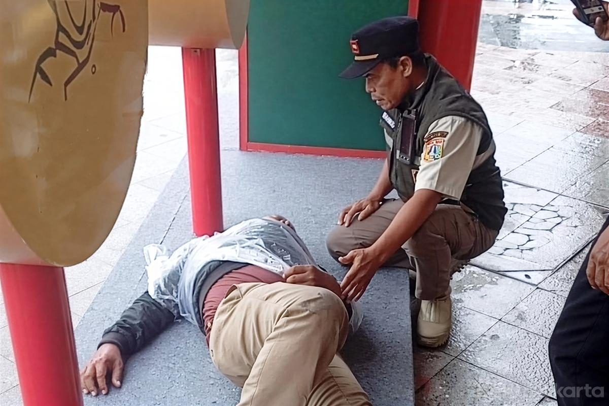 Satpol korban laka tiyo2