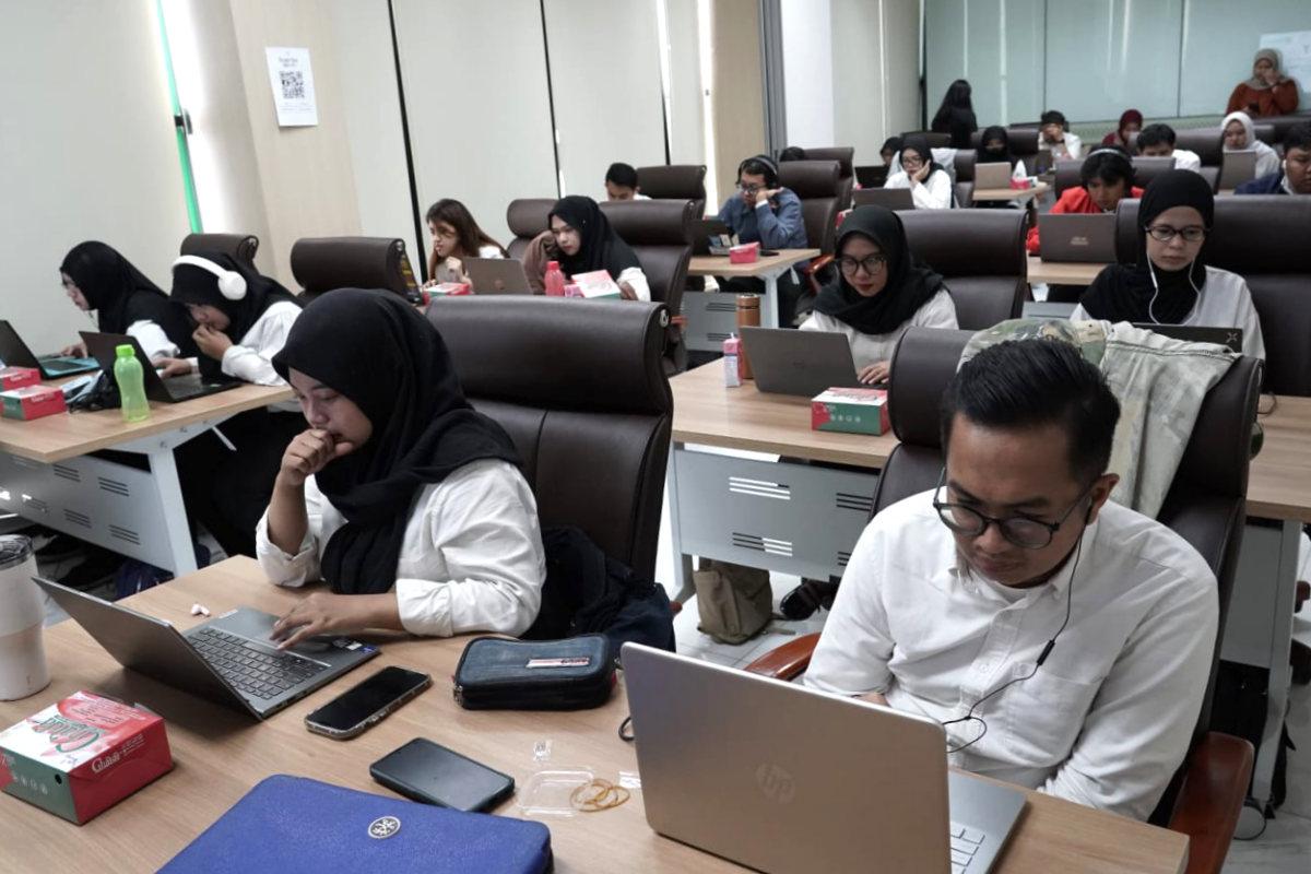Perluas Peluang Karir Alumni, PPKD Jakarta Selatan Beri Beasiswa CEST