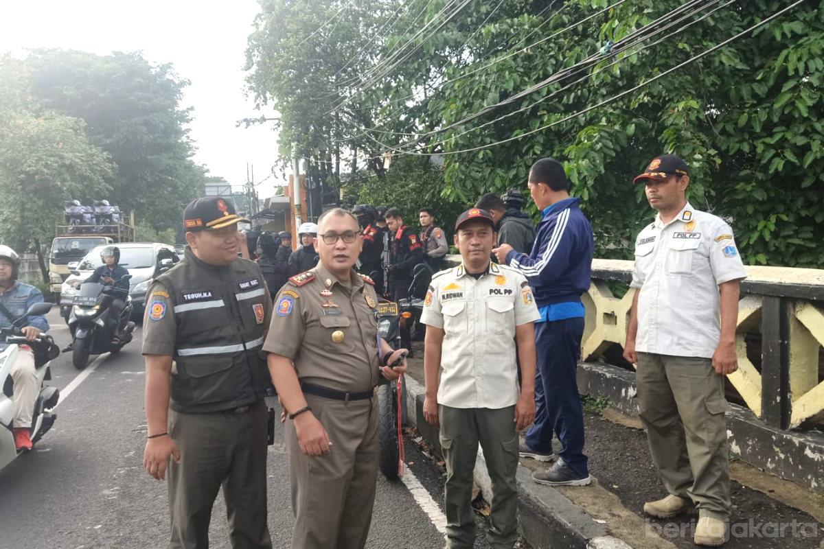 Ratusan Personel Gabungan Bubarkan Tawuran di Jalan i Gusti Ngurah Rai