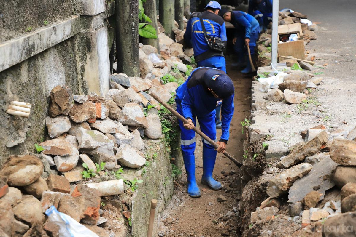 Normalisasi Saluran Air di Jalan Gandaria Tengah VI Rampung Dua Pekan Lagi