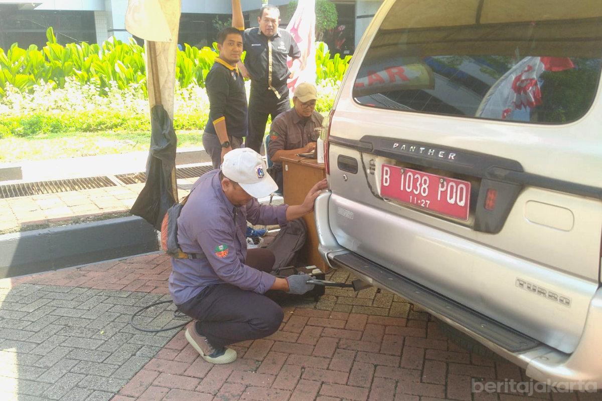 103 Kendaraan Diuji Emisi Gratis di Kantor Wali Kota Jaktim
