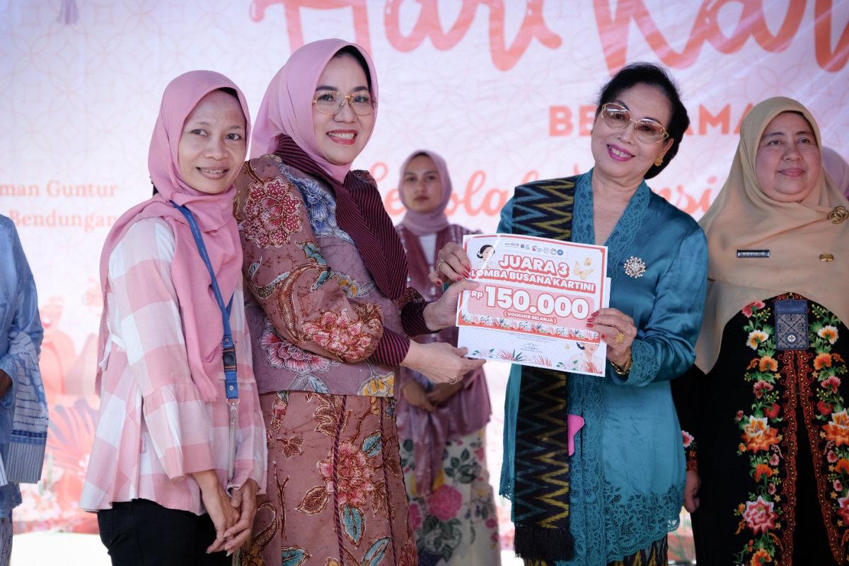 Warga benhil lomba hari kartini ist