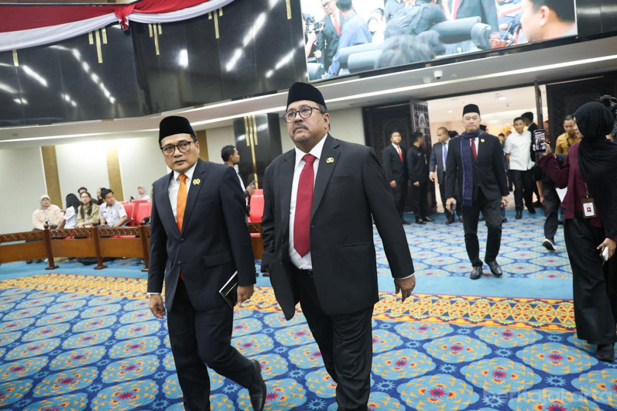 Ketua dprd suhud