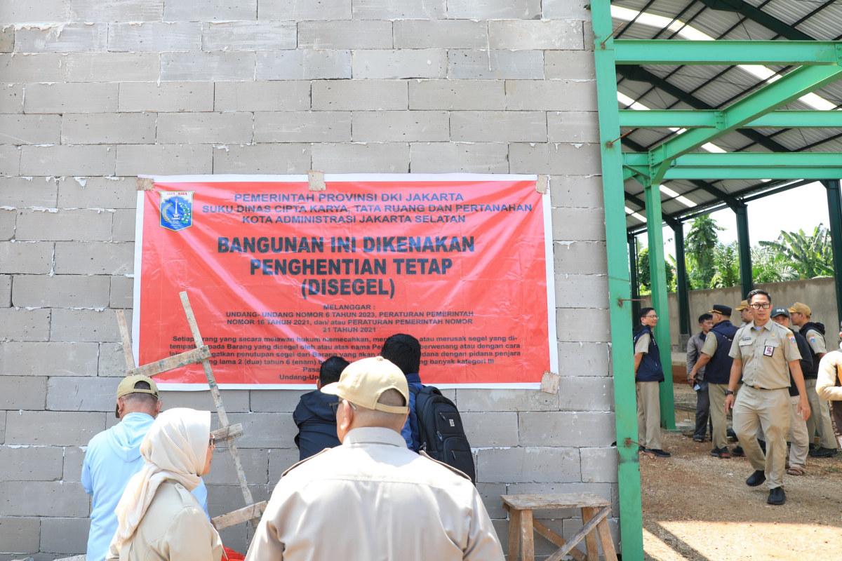 Lapangan padel dijaksel disegel tiyo