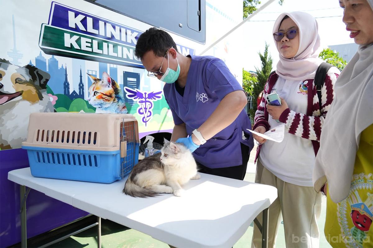 Mobil klinik hewan jaktim nur