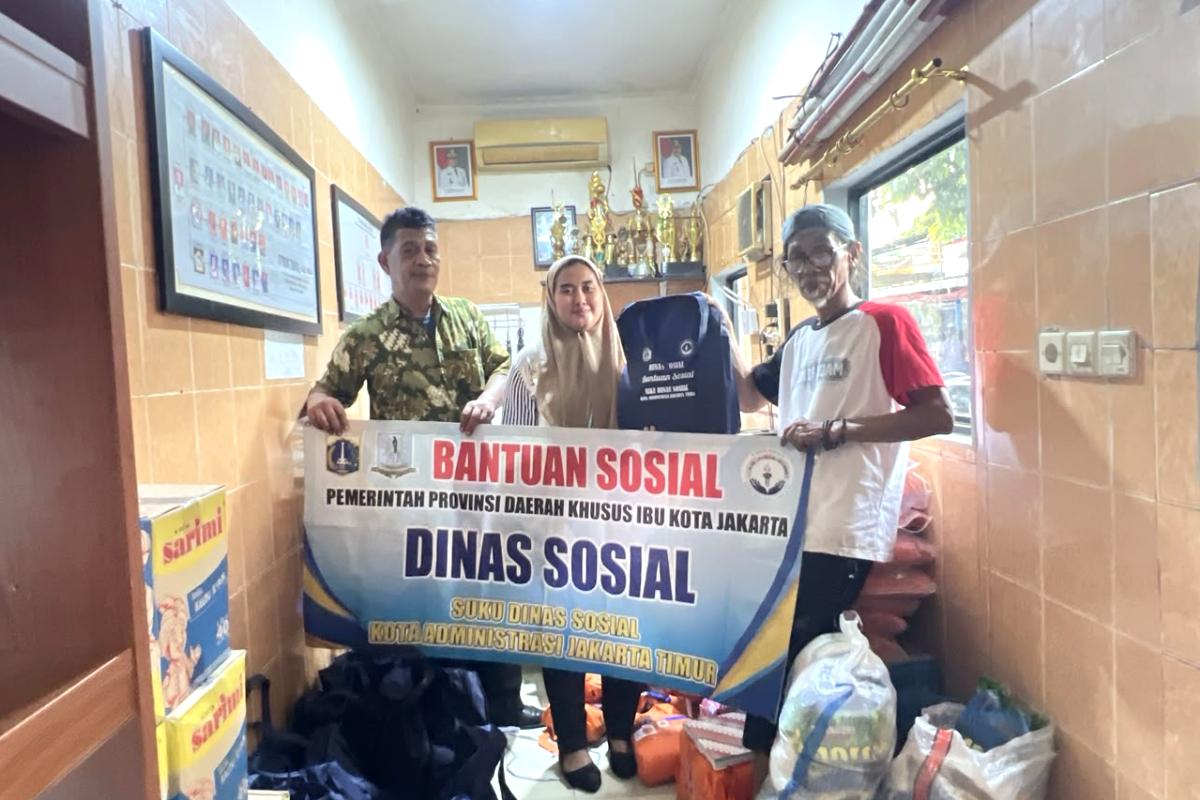 Bantuan penyintas kebakaran kampung melayu ist