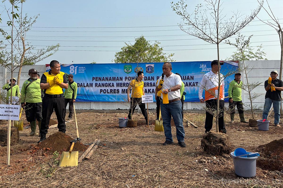 Tanam pohon kawasan JIS anita2