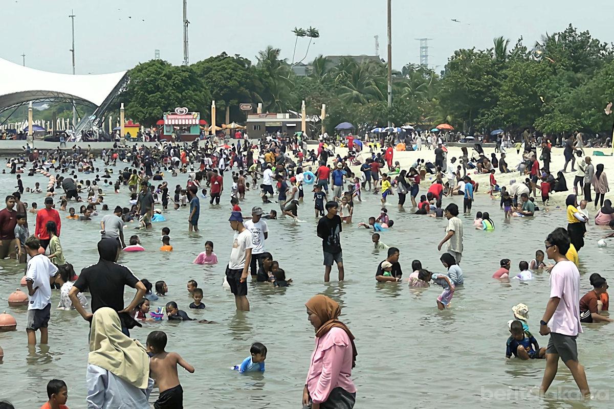 Ancol h2 lebaran anita