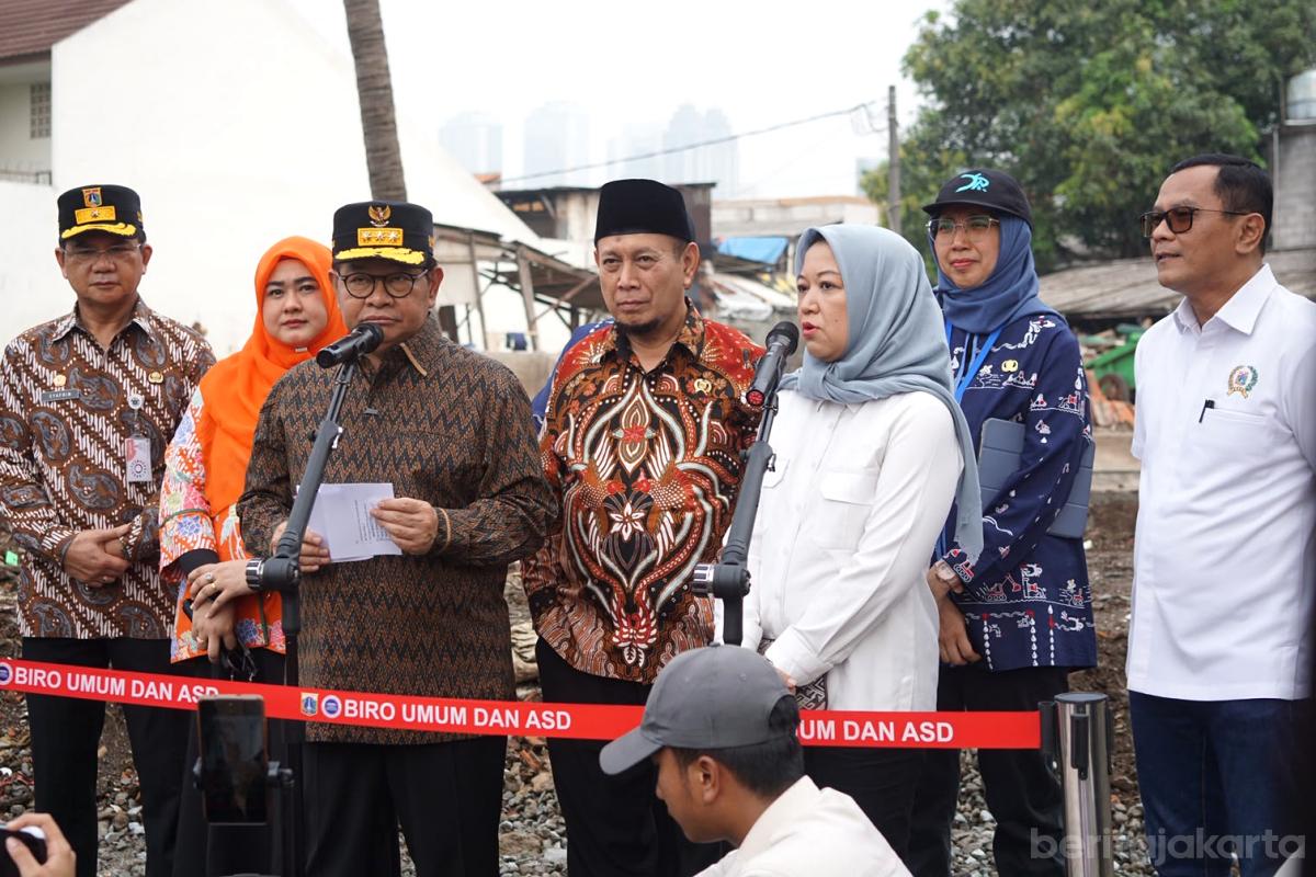 Komisi D normalisasi kali mampang fakhri