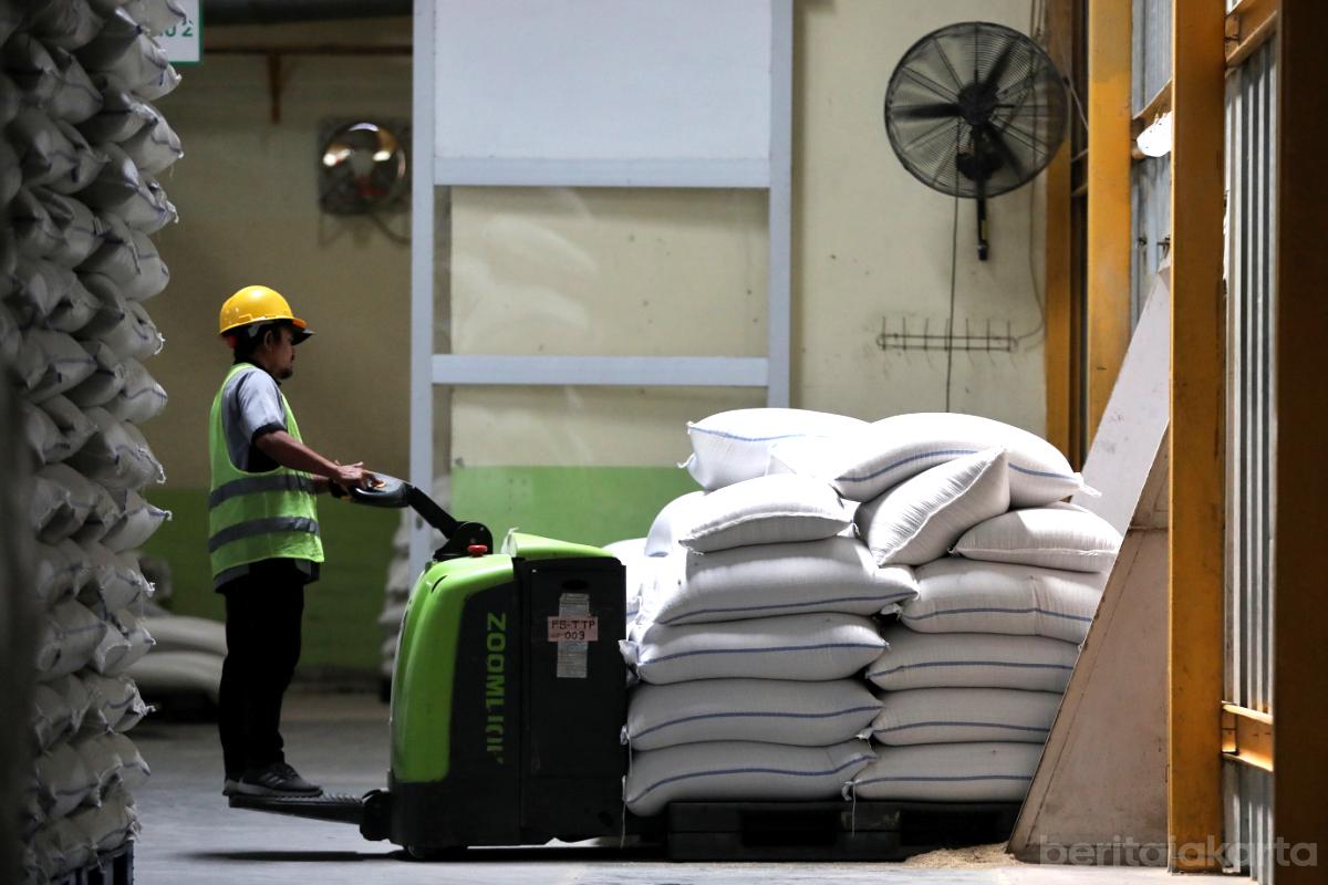 Stok beras Food Station otoy