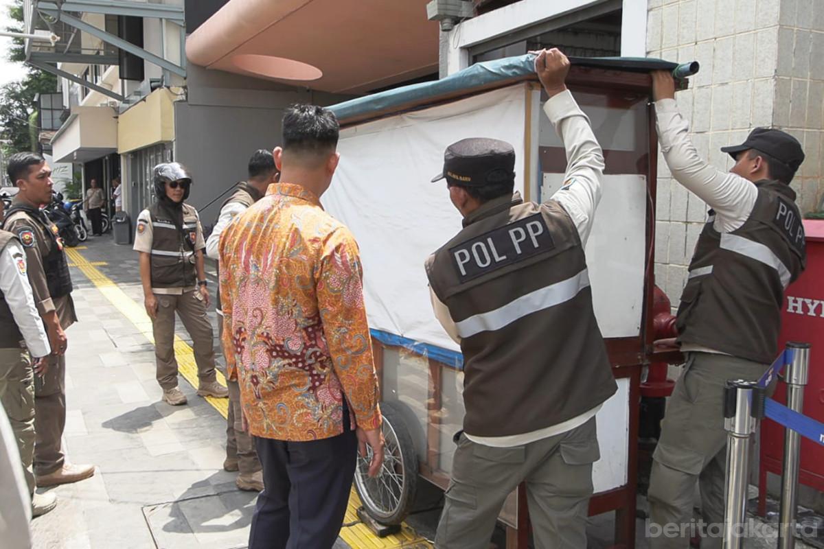 Bina Tertib Praja di Jaksel Sasar Wilayah Kelurahan Melawai