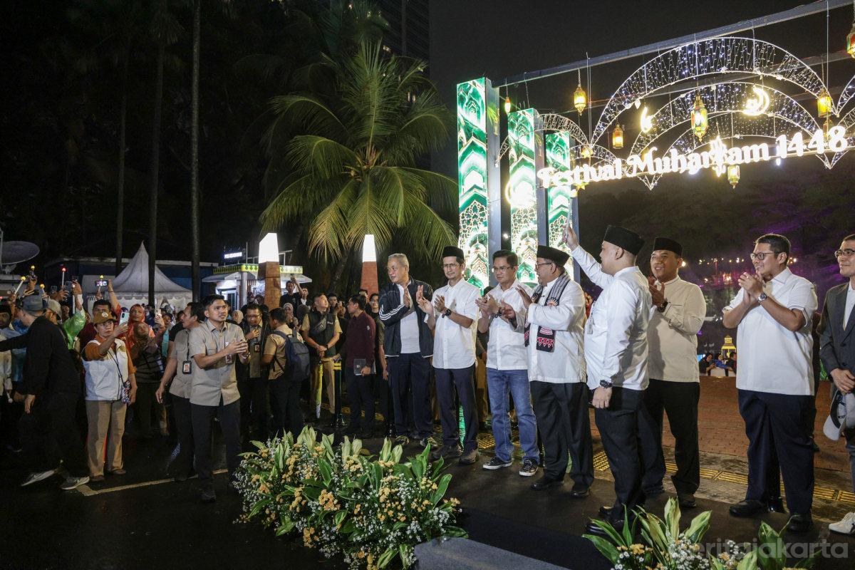 Rano Lepas Pawai Obor 1 Muharram 1448 H di Taman Bendera Pusaka