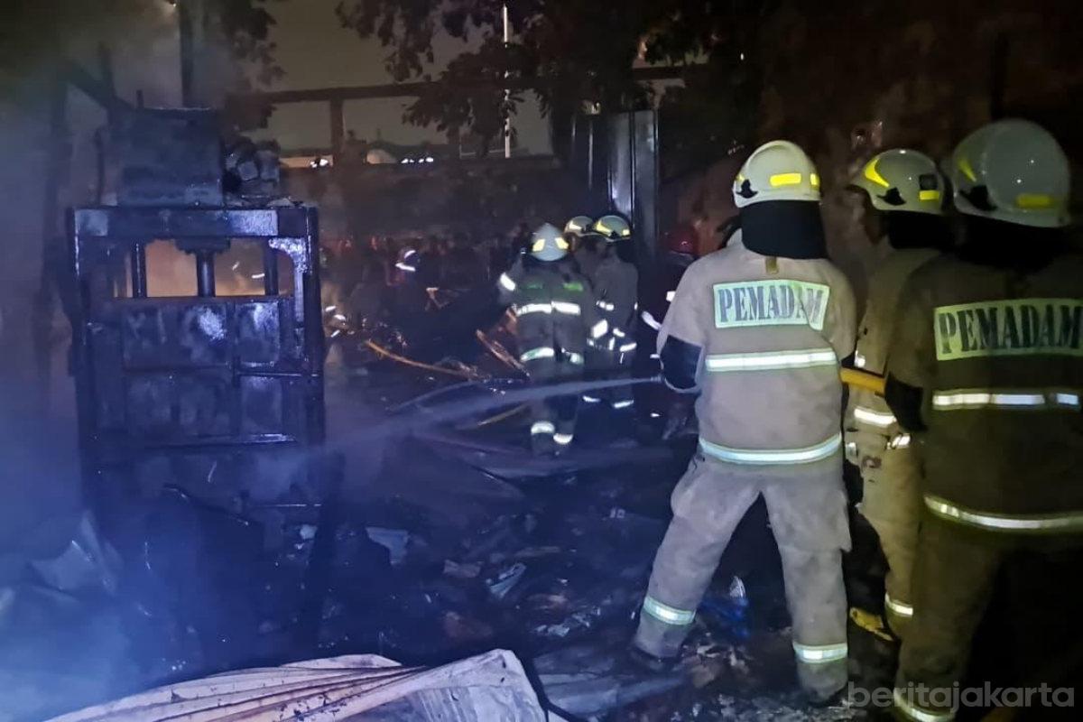 Kebakaran Rumah di Jalan Warakas IV Berhasil Dipadamkan