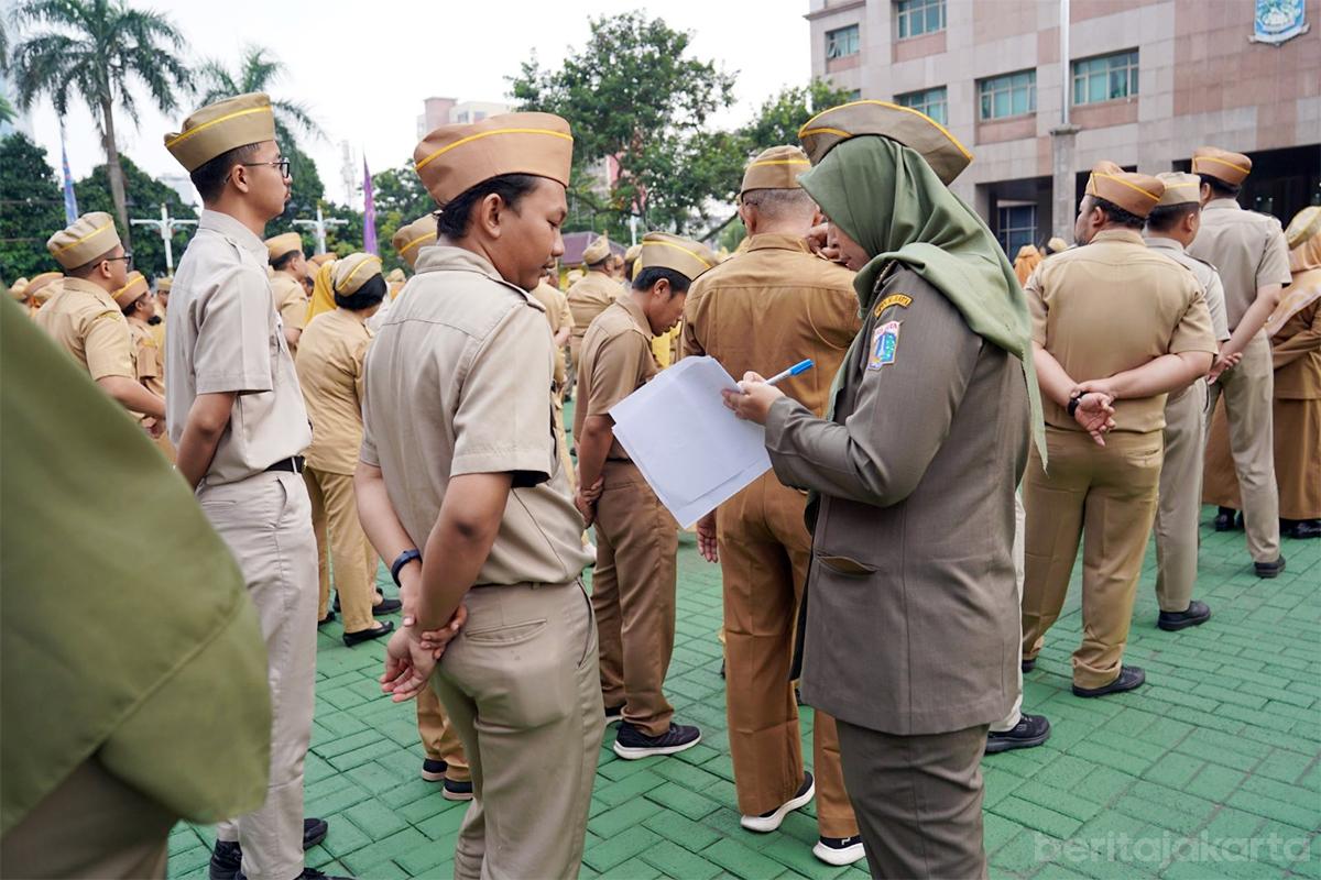 Asn pemprov jaksel disiplin seragam tiyo2