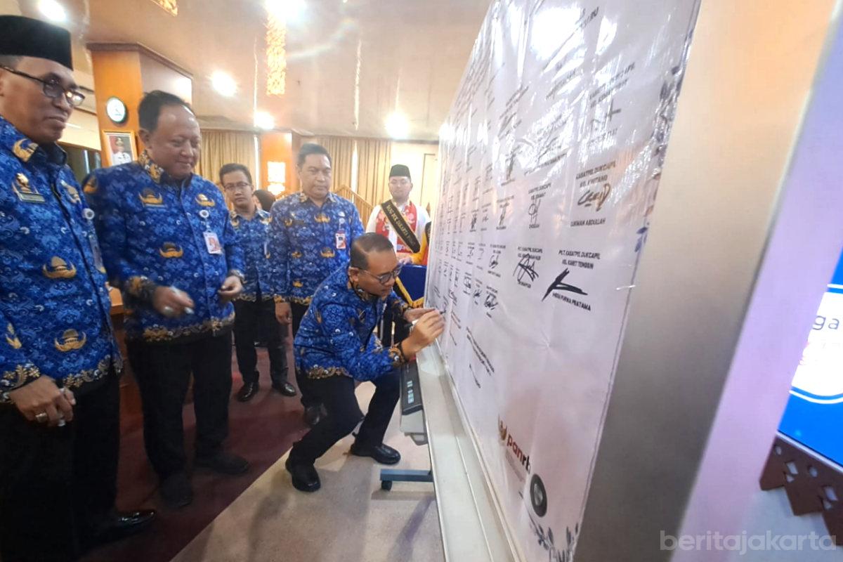 Sudin Dukcapil Jakpus Canangkan dan Tandatangani Komitmen Zona Integritas Menuju WBBM