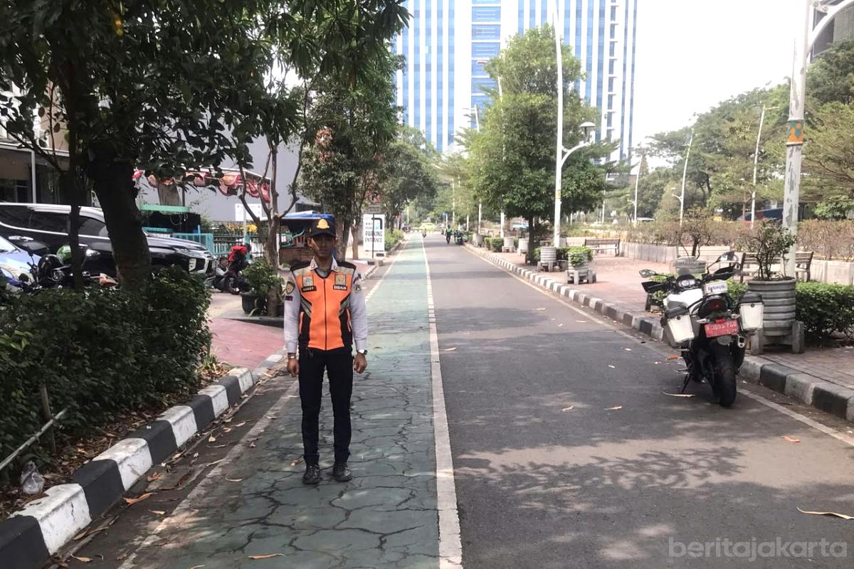 Petugas siaga Antisipasi Parkir Liar Kawasan CNI budi