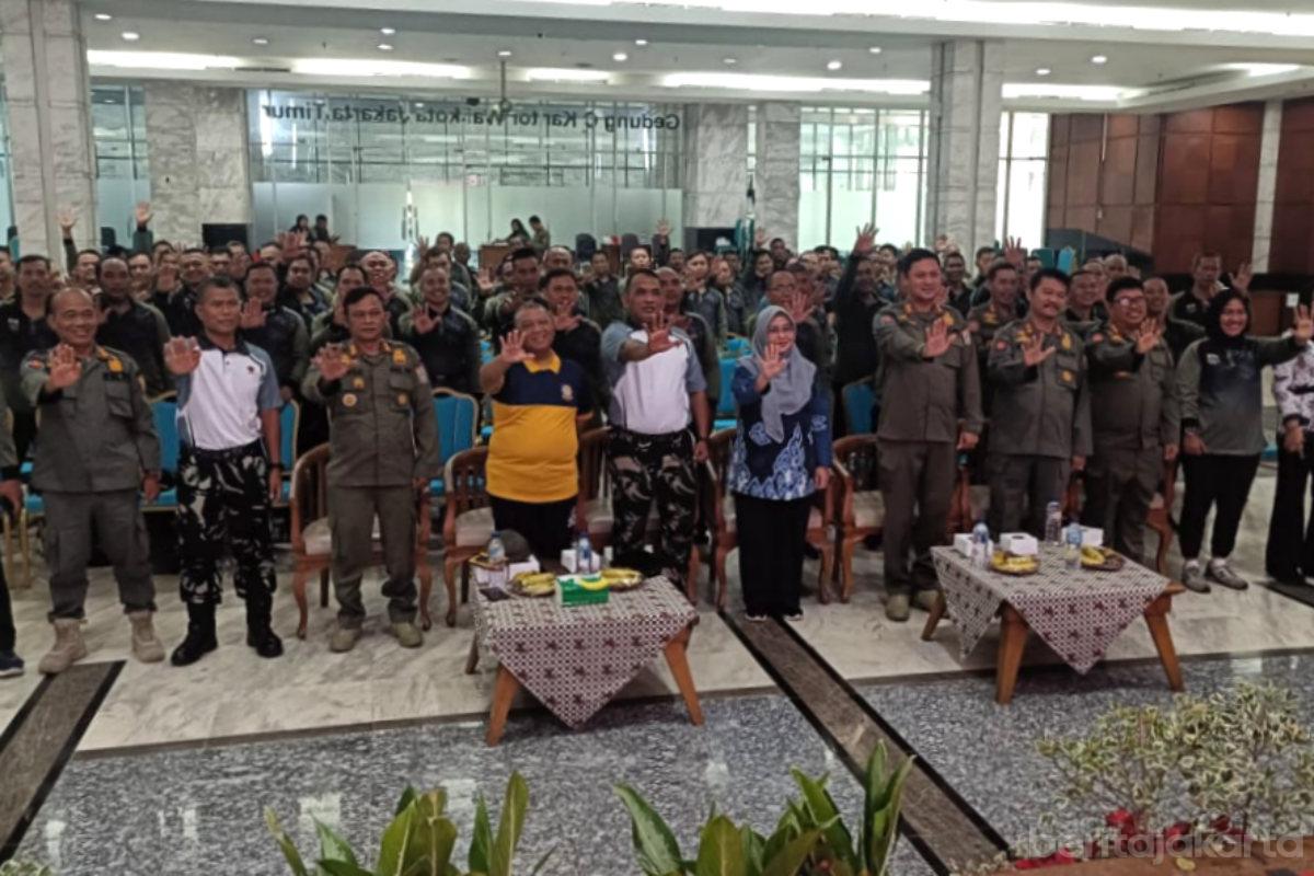 Personel Satpol PP Jaktim Ikuti Pembinaan MDF