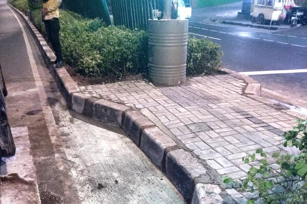 Dinas Bina Marga Pasang Paving Block Dukung Fasilitas Penyeberangan Jalan Tendean