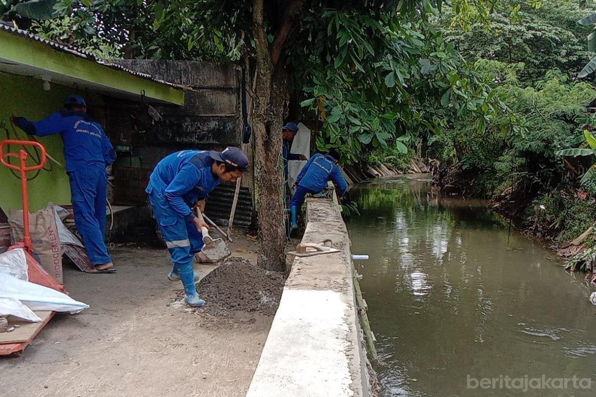 Pembangunan turap kali grogol lebak bulu tiyo