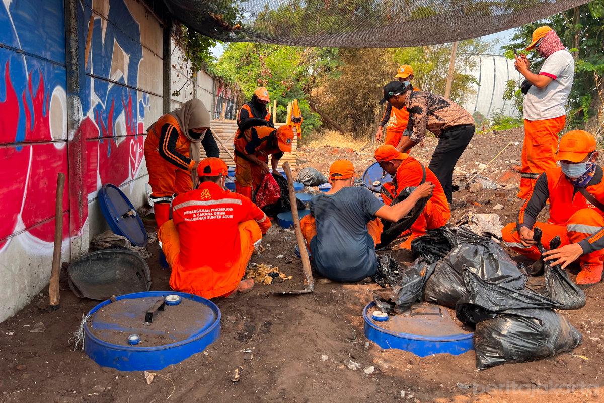 Sunter Agung Bangun 30 Biopori Jumbo untuk Olah Sampah Organik