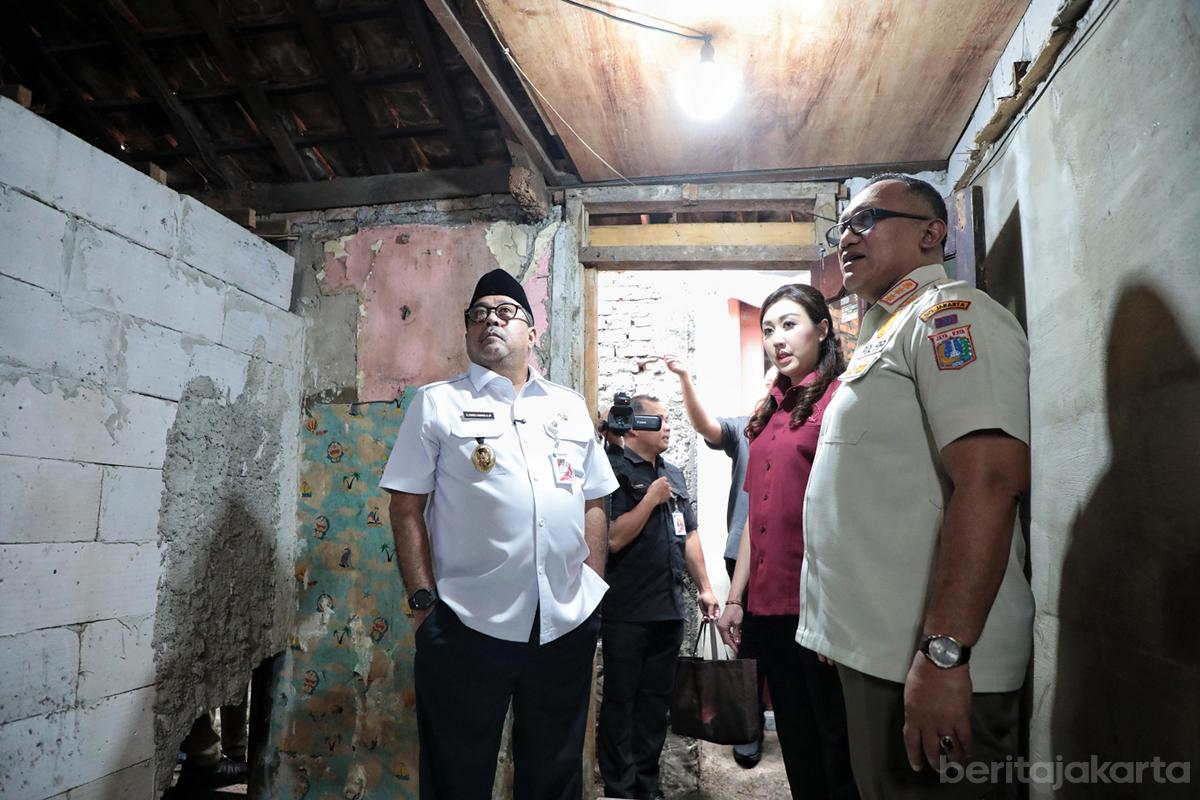 Program bedah rumah satpol pp otoy