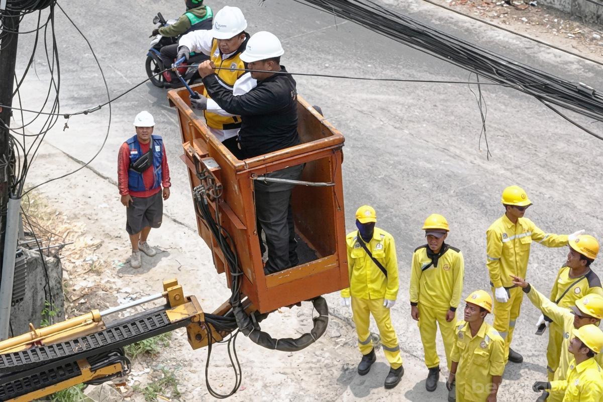 Penertiban kabel udara jakbar budi
