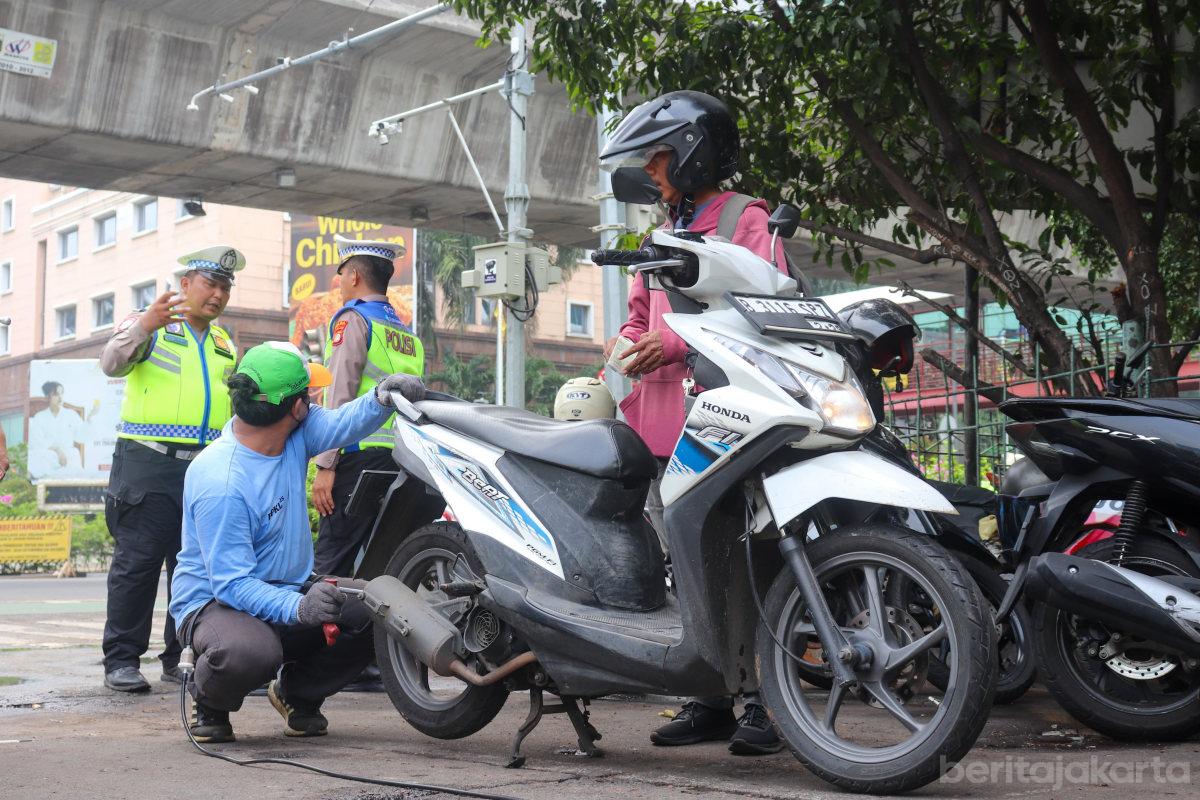 Sudin Lh Jaksel Masih Dapati 20 Kendaraan Tidak Lulus Uji Emisi