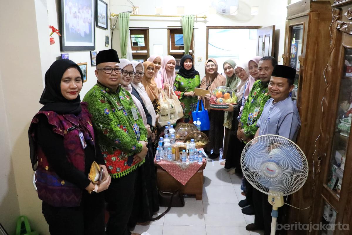 TP PKK Jaksel Silaturahmi Tokoh Agama tiyo