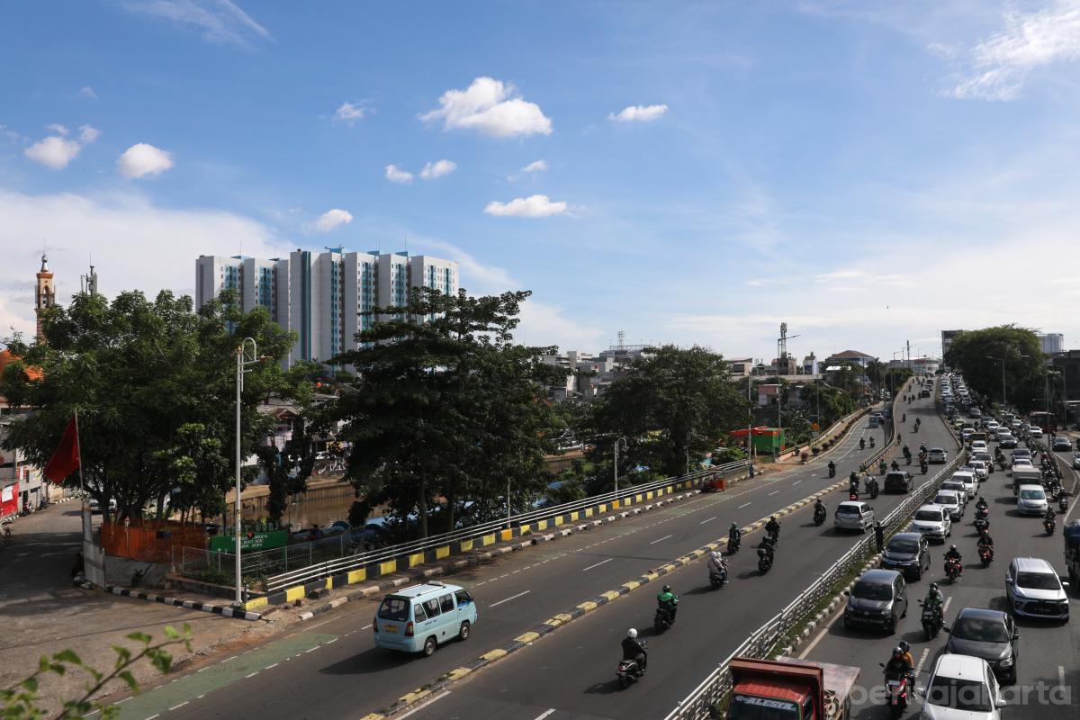 Cuaca cerah langit biru Jakarta doc
