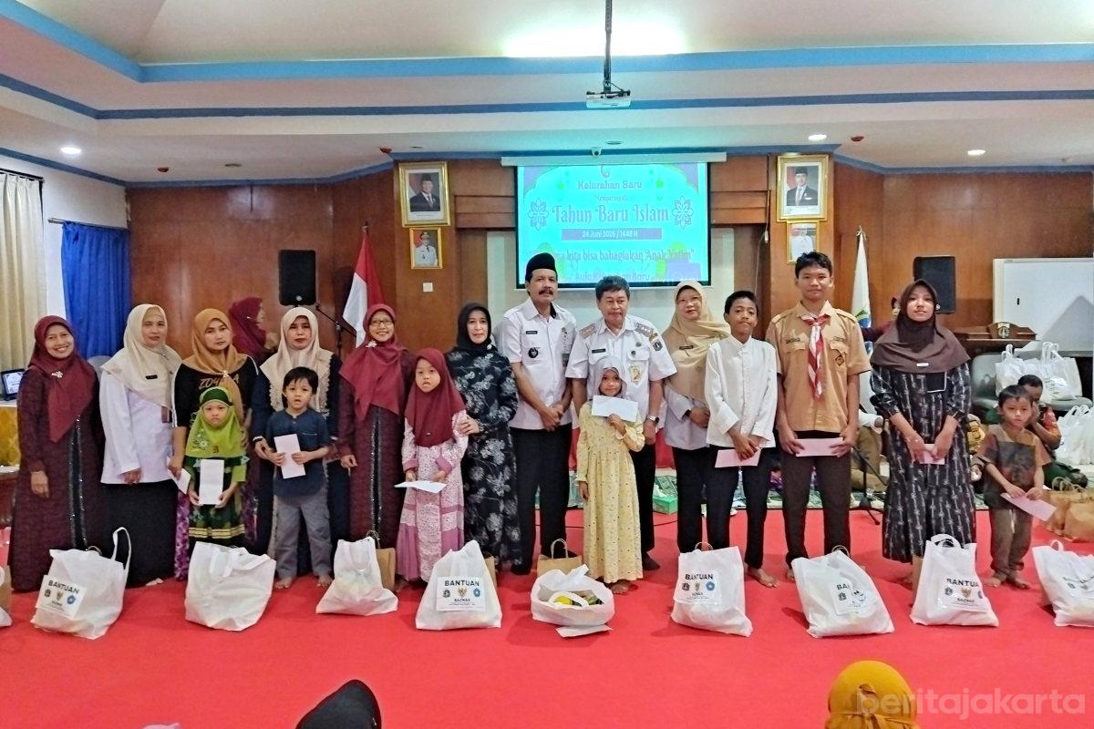 40 Anak Yatim Terima Santunan di Kelurahan Baru