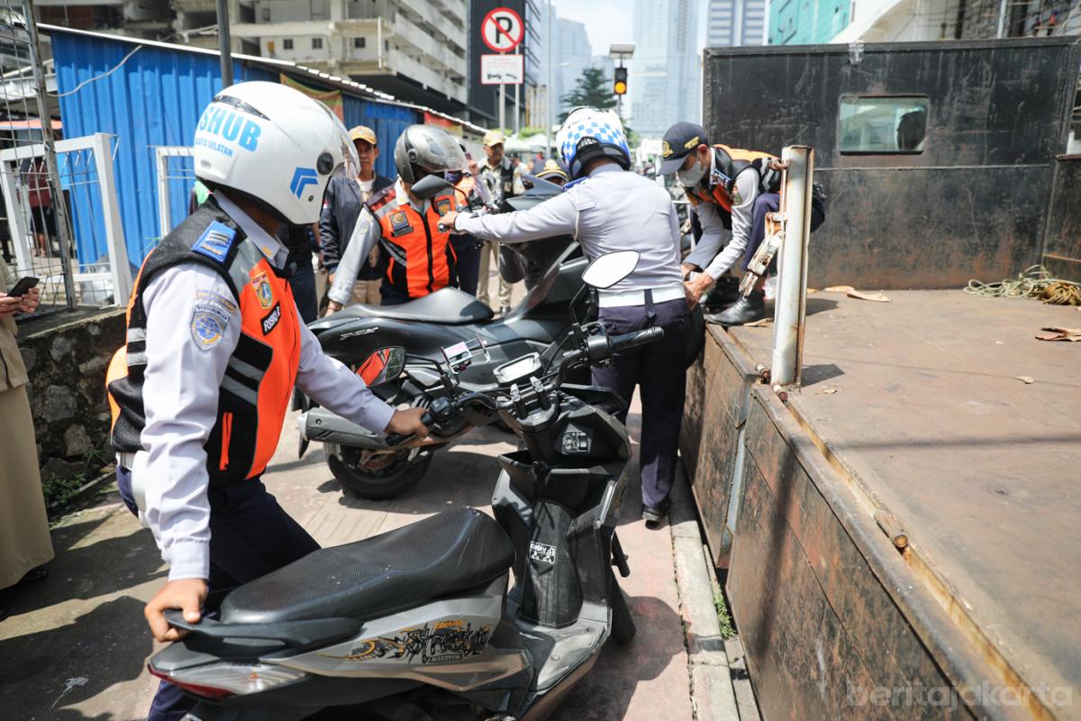 Parkir Liar Setiabudi 1 jati