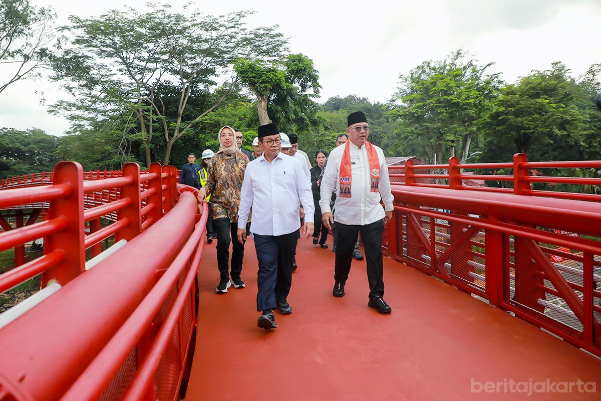 Gubernur pramono Taman Bendera Pusaka rezap