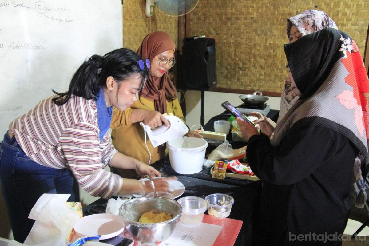 20 Pelaku UKM Pulau Panggang Ikuti Pelatihan Pembuatan Kue