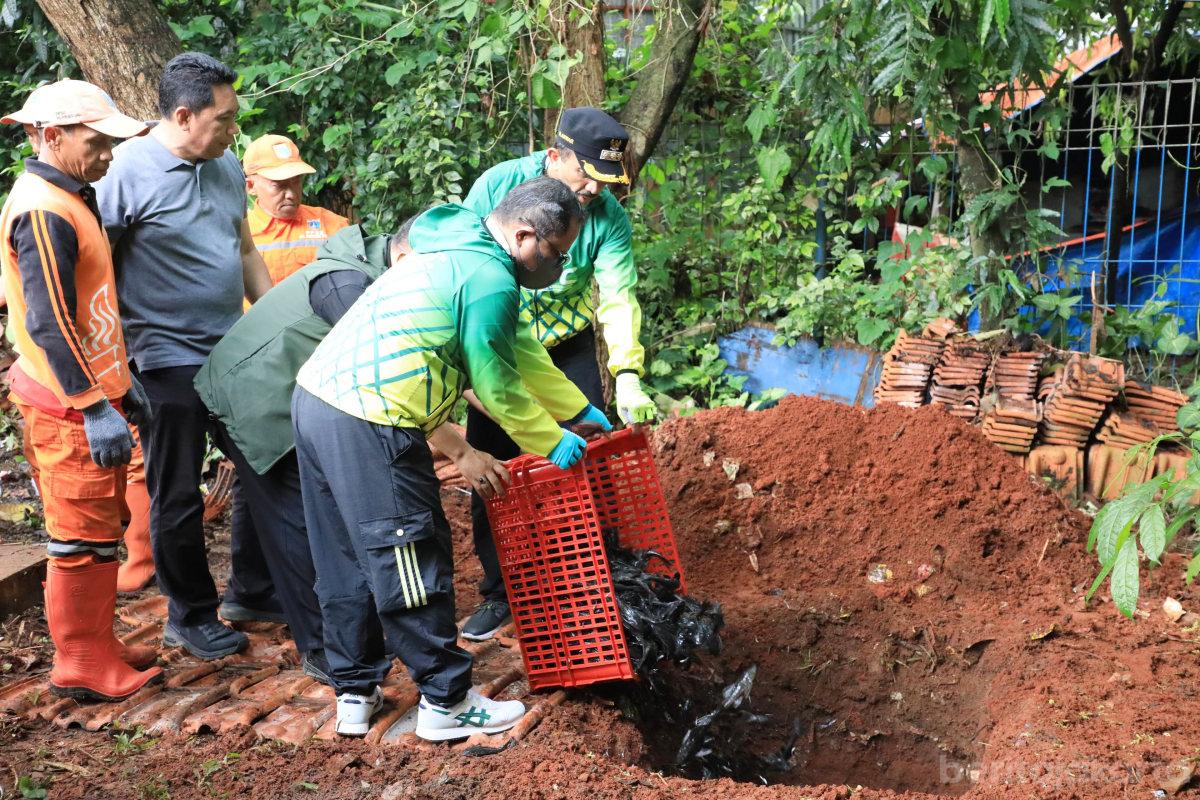 Pemkot Jaksel Tergetkan Lima Ton Ikan Sapu Sapu Dimusnahkan