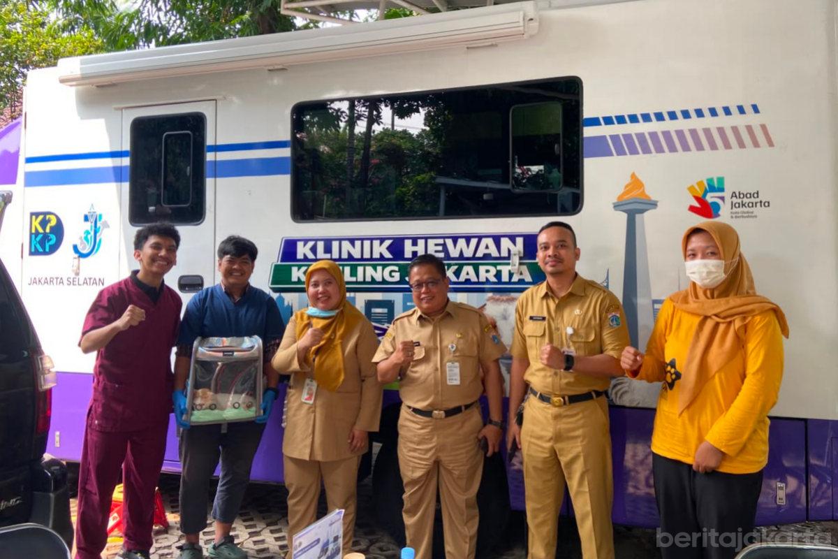 Mobil Klinik Keliling di Rawa Barat Jangkau 12 Ekor Hewan